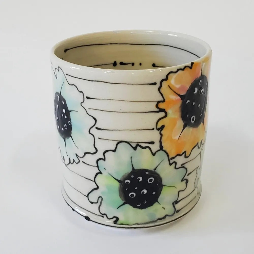 Floating Pansy Mug – Soft Beauty in Every Sip