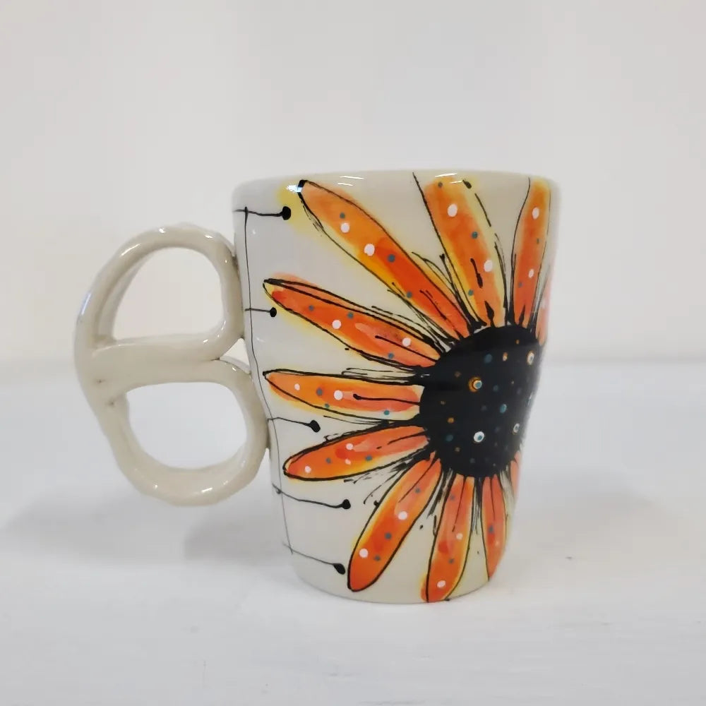 Hand-Painted Orange Daisy Mug – A Warm and Cheerful Touch