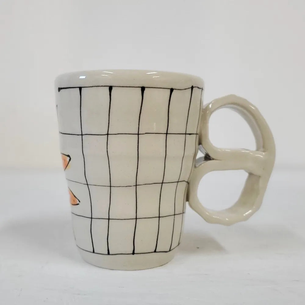 Hand-Painted Orange Daisy Mug – A Warm and Cheerful Touch