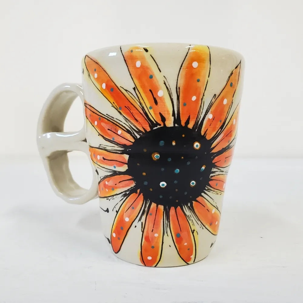 Hand-Painted Orange Daisy Mug – A Warm and Cheerful Touch